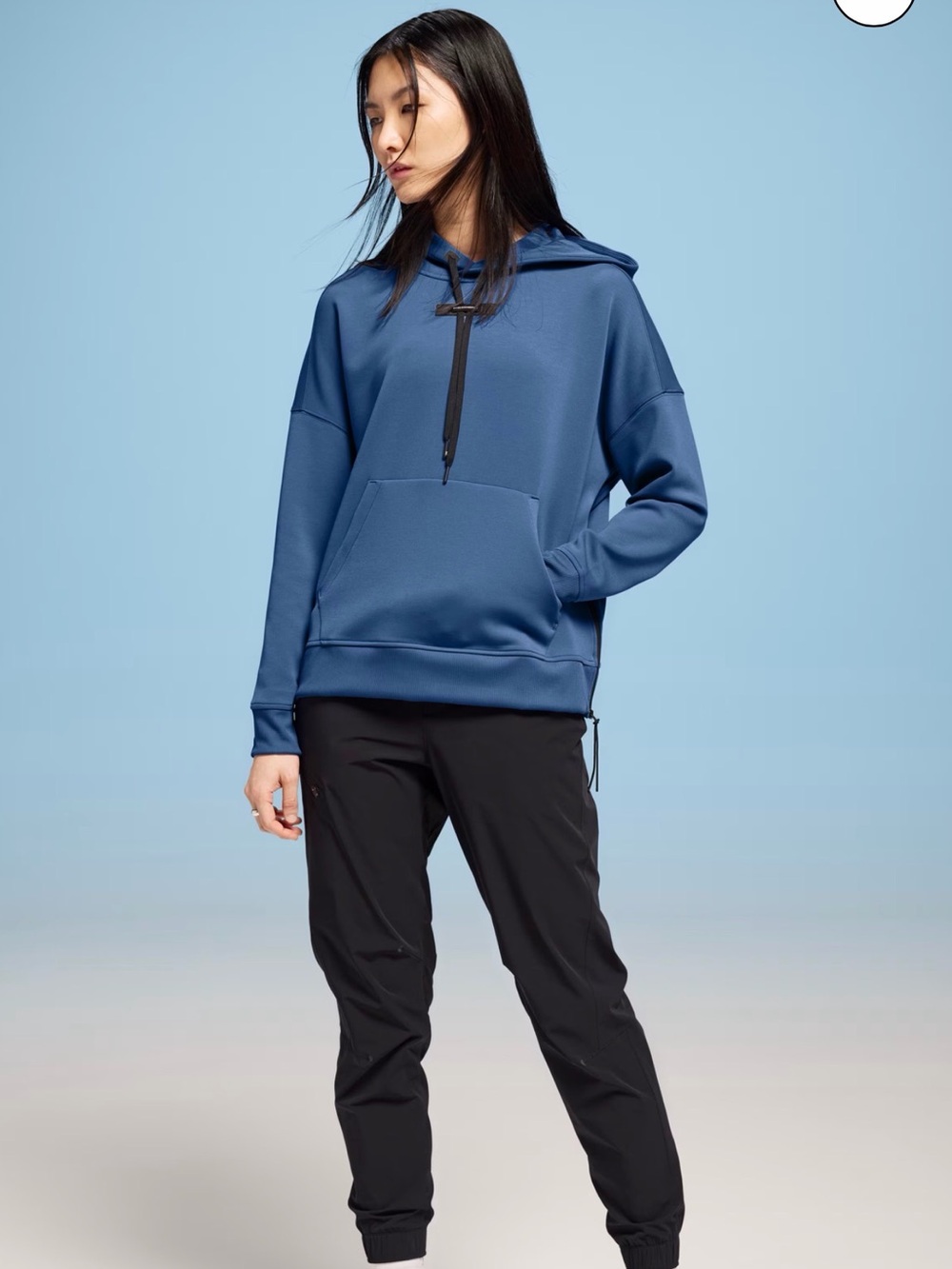 ON Focus Tech Hoodie Pullover in Fjord Blue Women’s Size Medium EUC